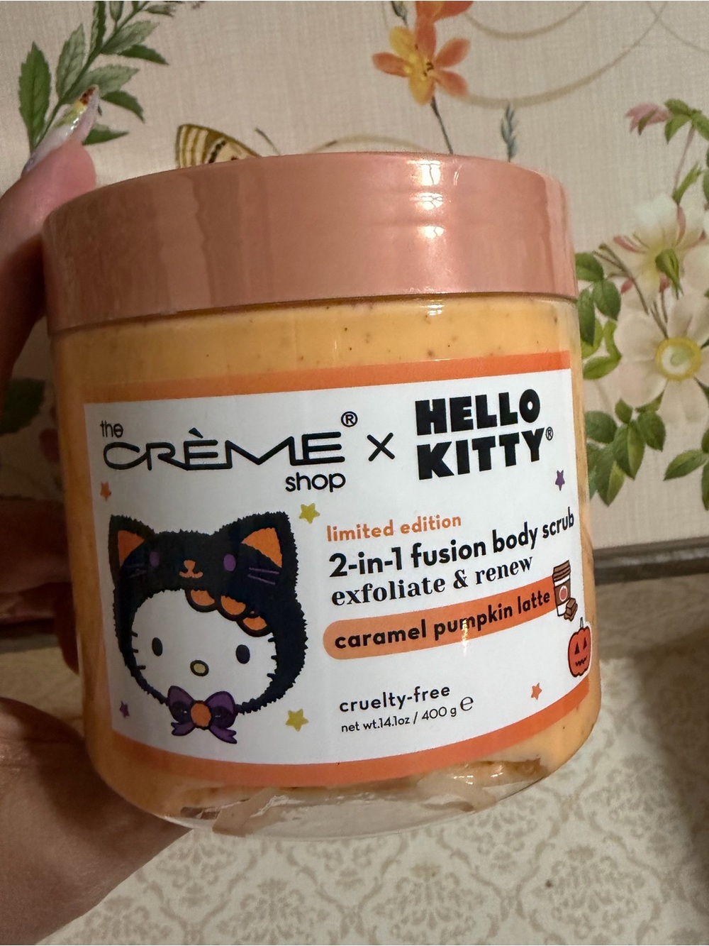 The Crème Shop x Hello Kitty Caramel Pumpkin Latte 2-in-1 Body Scrub - Orange